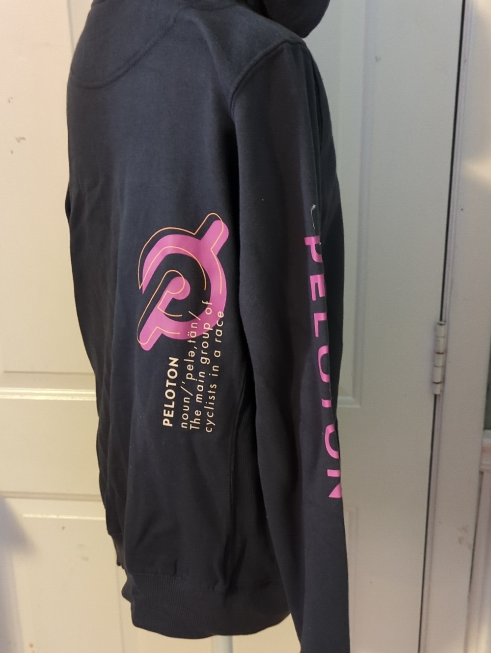 Peloton Women’s Charcoal Zip Hoodie Pink Logo Large Cycling Spinning Fit - Picture 8 of 11